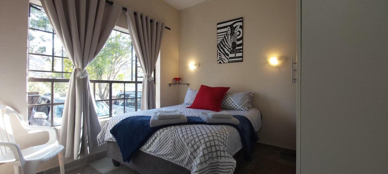 13 @ Rhinoroad Nelspruit Appartement Mbombela Buitenkant foto