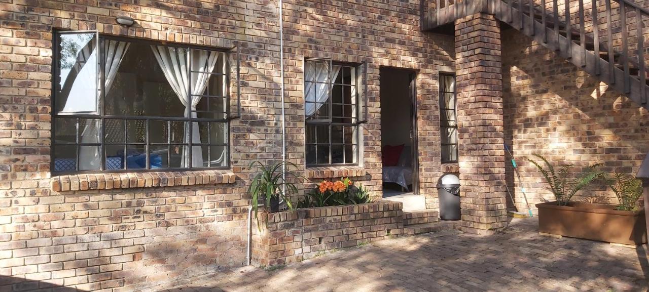 13 @ Rhinoroad Nelspruit Appartement Mbombela Buitenkant foto