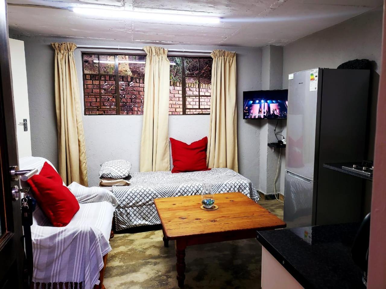 13 @ Rhinoroad Nelspruit Appartement Mbombela Buitenkant foto